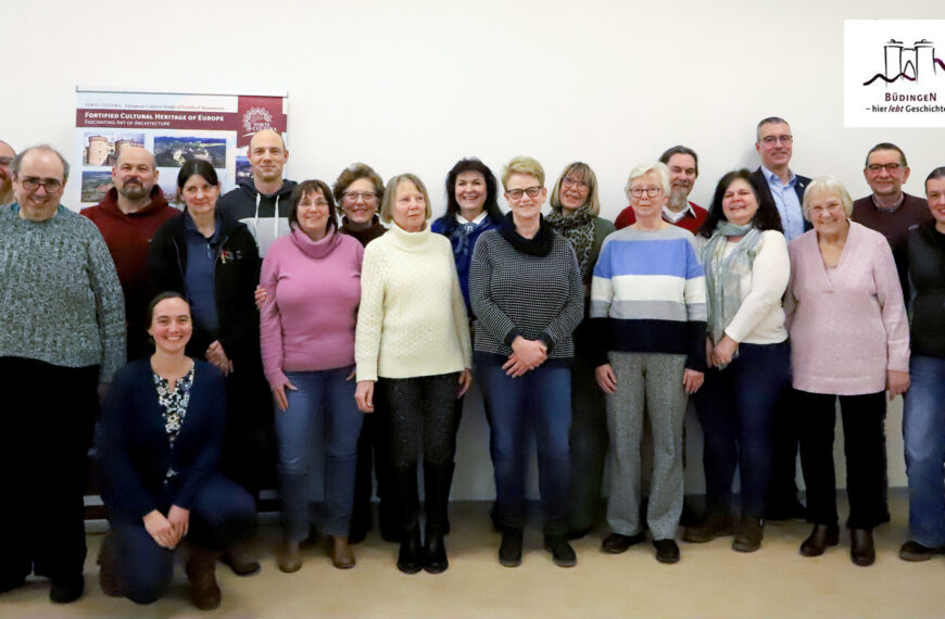 Gruppenbild der Gästefüherer*innnen der Festungsstatdt Büdingen (DE) während des FORTE CULTURA Guide-Workshops im Januar 2025